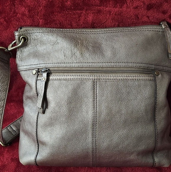 Fossil Brown Crossbody Bag with Adjustable Strap and Distressed Leather - Picture 3 of 13